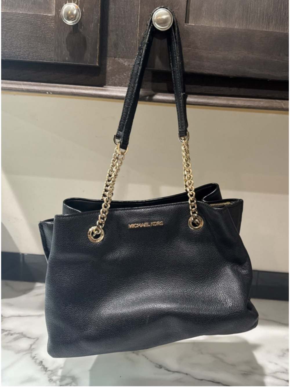 Michael Kors Teagan Shoulder Bag Black Saffiano Leather straps are worn purse